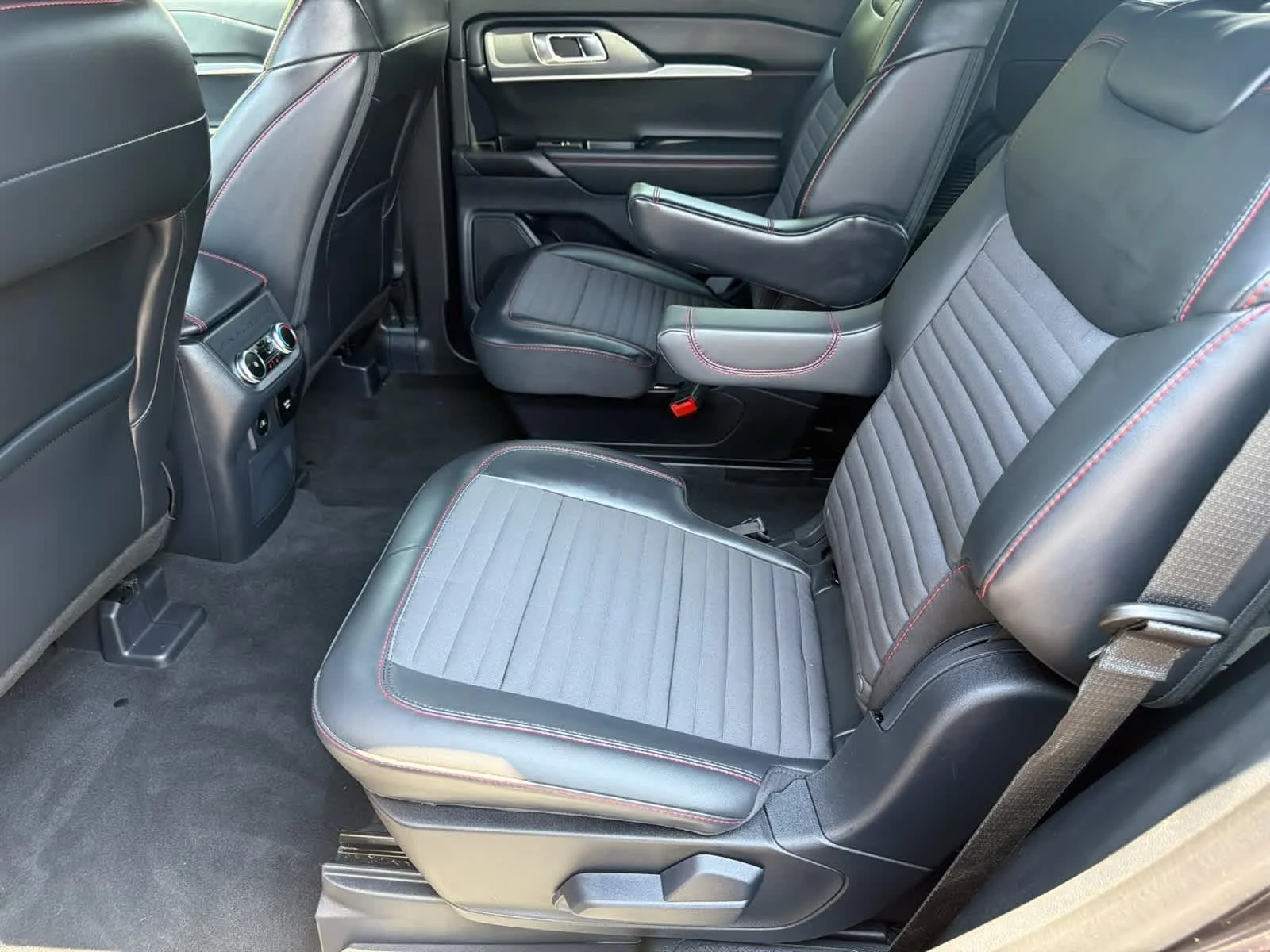 Used 2025 Agate Black Ford ST-Line image 14