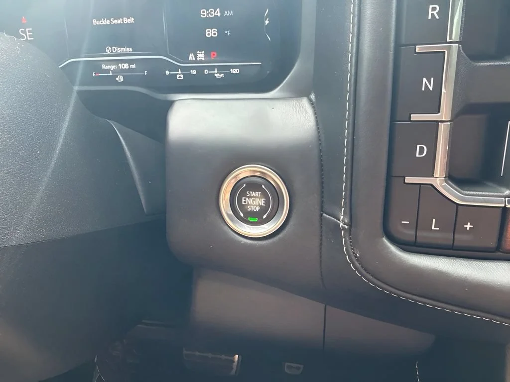 Used 2023 White Frost Tricoat GMC Denali Ultimate image 28