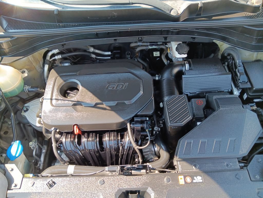 Used 2017 Mineral Silver Kia LX image 21