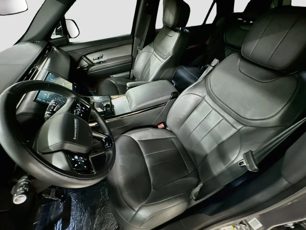 Used 2024 Eiger Gray Metallic Land Rover Dynamic SE image 5