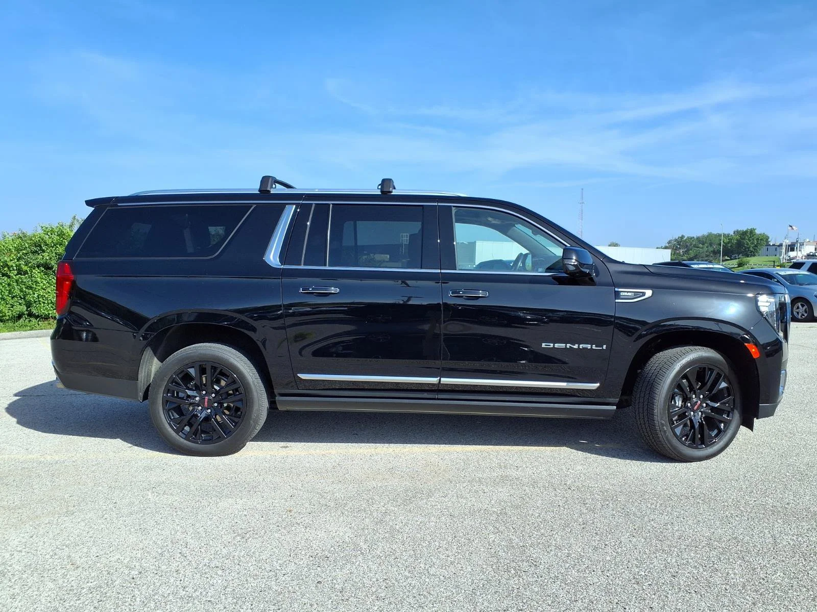 Used 2024 Onyx Black GMC Denali image 38