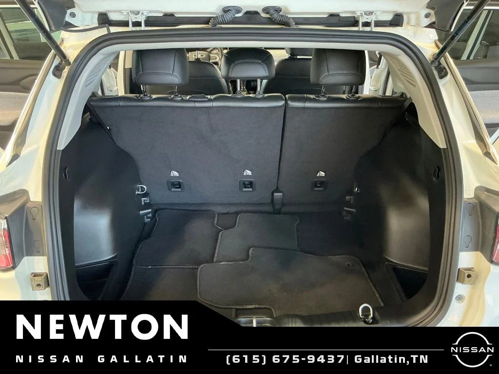Used 2022 Bright White Clearcoat Jeep Latitude Lux image 20