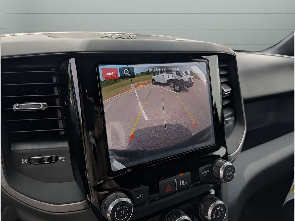New 2026 Diamond Black Crystal Pearl-Coat Exterior Paint RAM Warlock Hemi 4x4 Crew Cab image 24