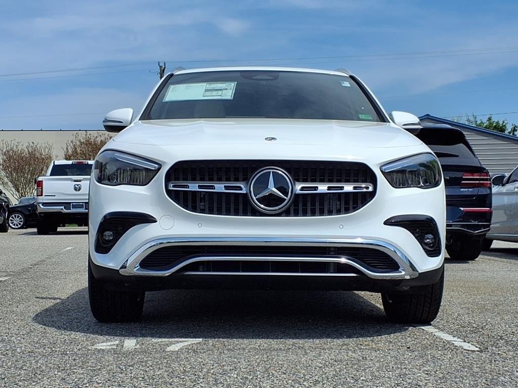 Used 2025 Polar White Mercedes-Benz GLA 250 image 3