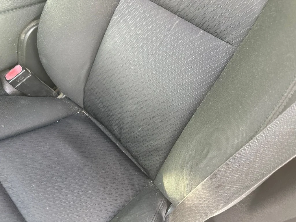 Used 2011 Red Chevrolet LT image 4