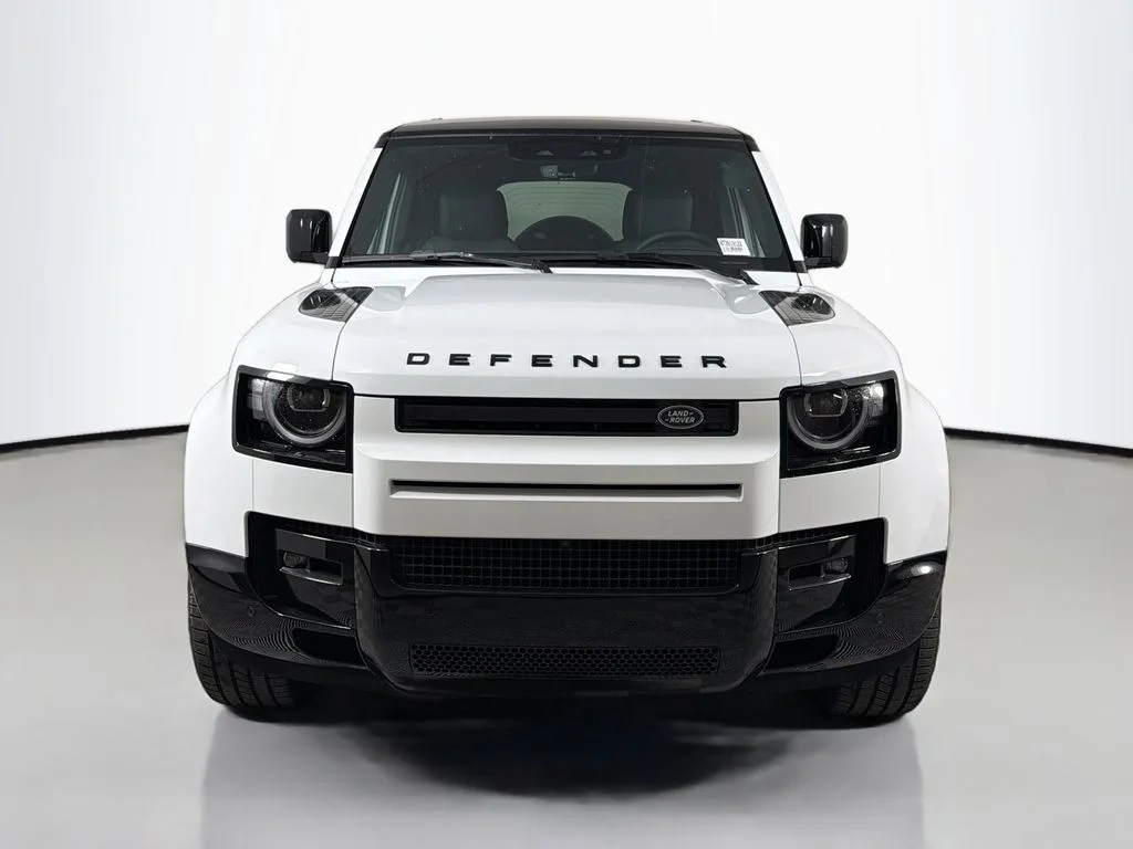 New 2026 Fuji White Land Rover X-Dynamic SE image 2