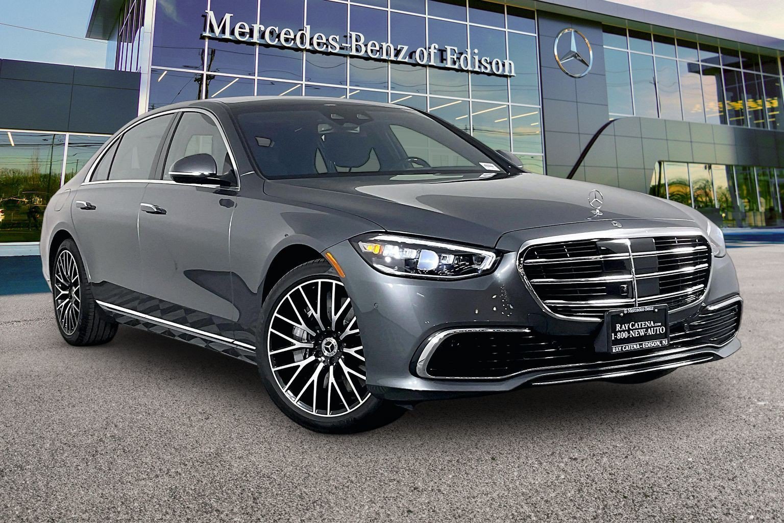 New 2026 Selenite Grey Metallic Mercedes-Benz S 580 image 15