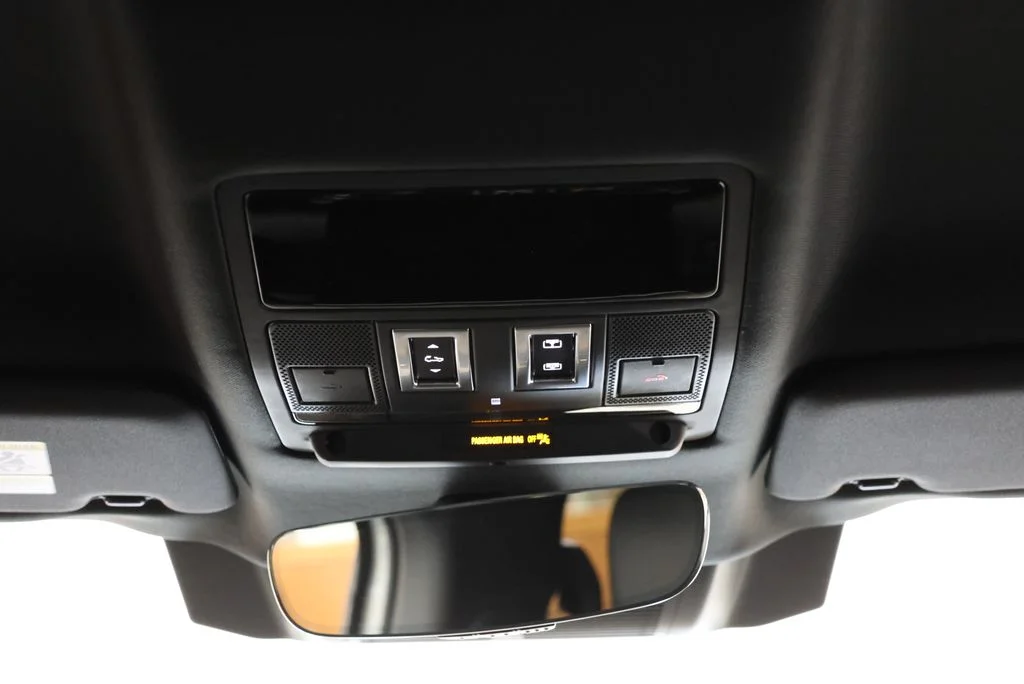 2026 Land Rover Defender X-Dynamic SE - Photo 14