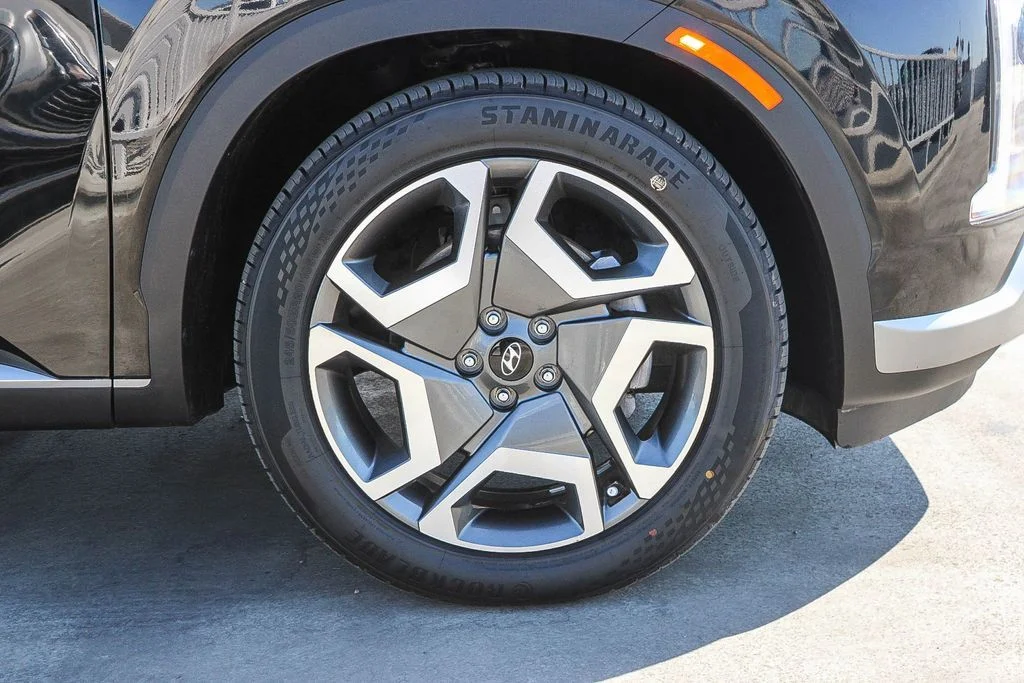 Used 2024 Black Hyundai SEL image 11