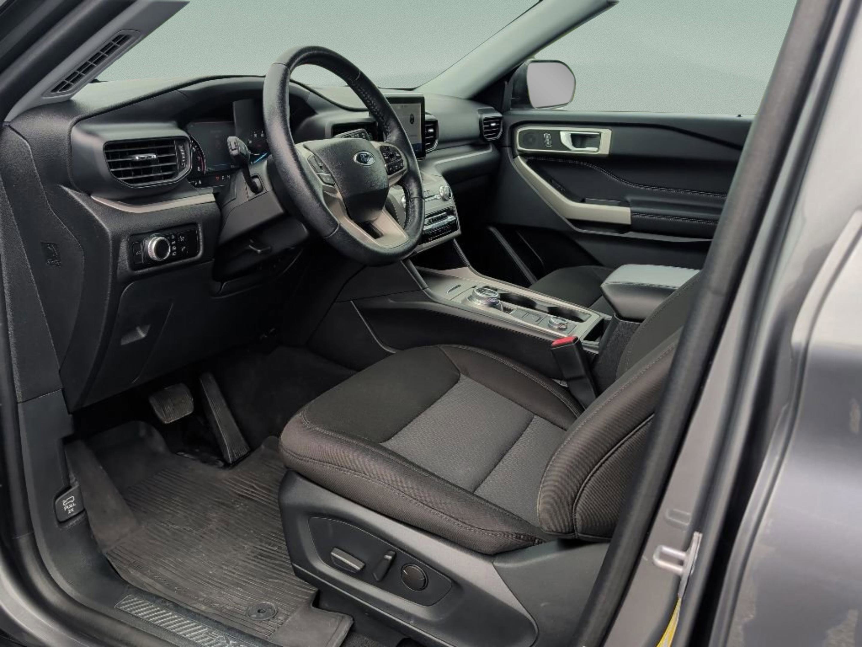 Used 2023 Gray Metallic Ford XLT image 11