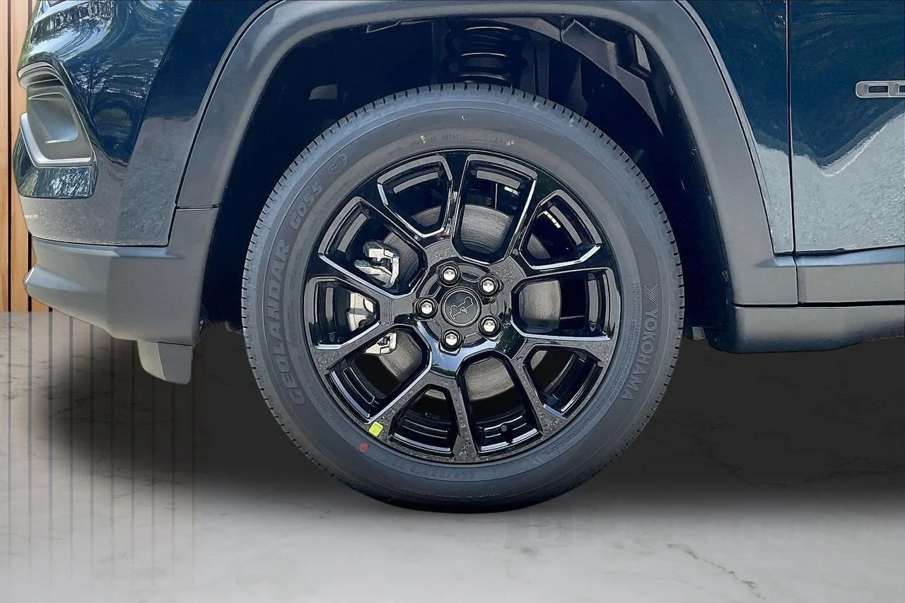 New 2026 Fathom Blue Pearl Coat Jeep Latitude image 26