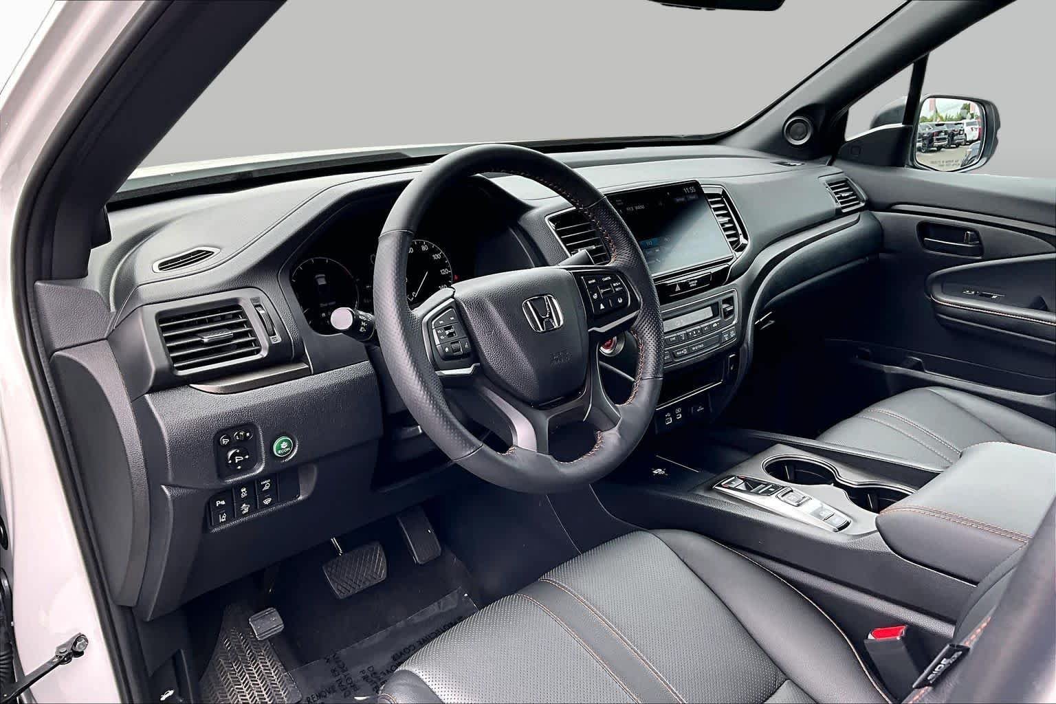 Used 2025 Platinum White Pearl Honda AWD TRAILSPORT image 18