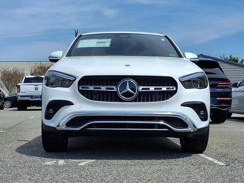 Used 2025 Polar White Mercedes-Benz GLA 250 image 3