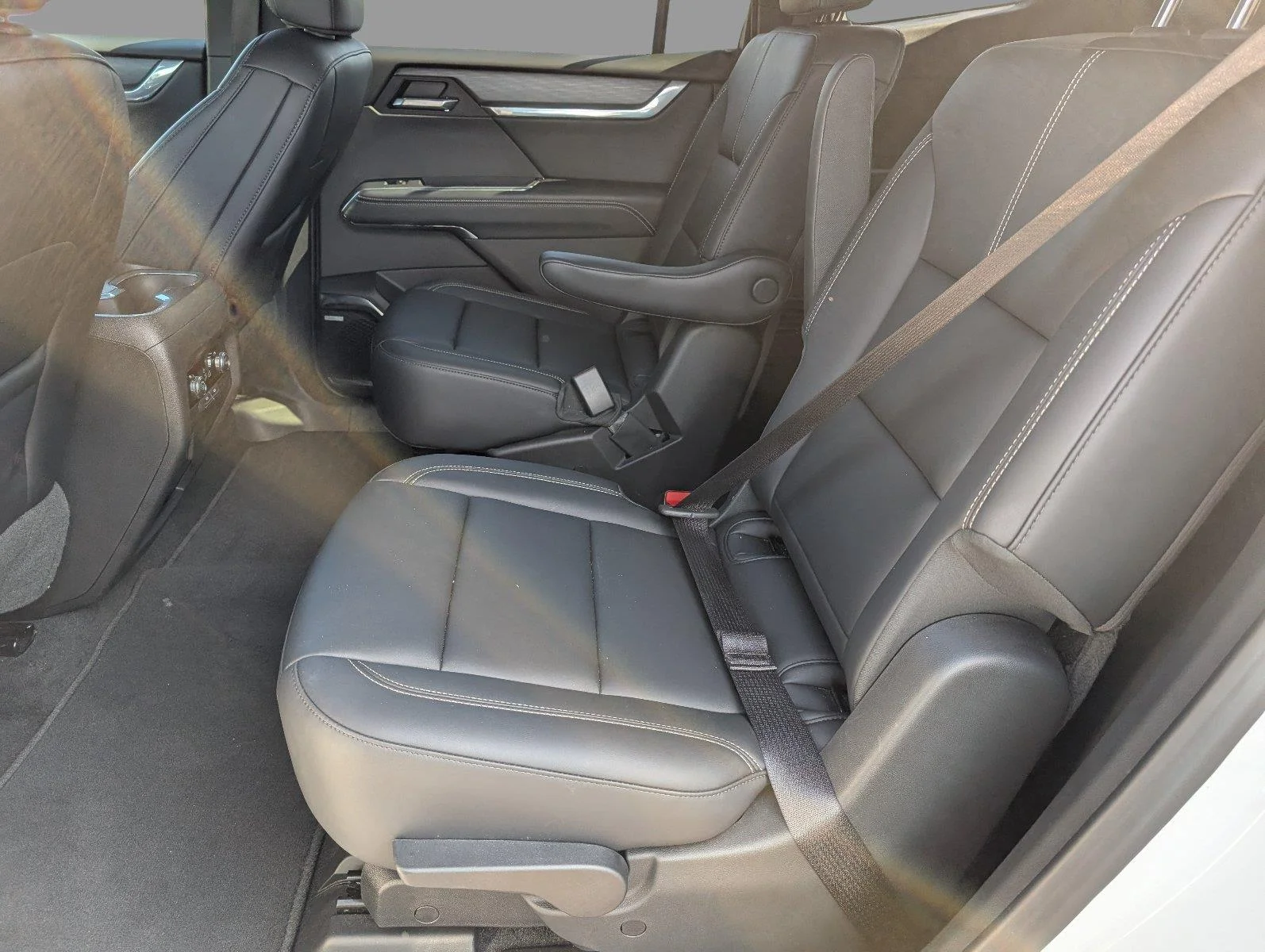 Used 2026 Summit White GMC Elevation image 33