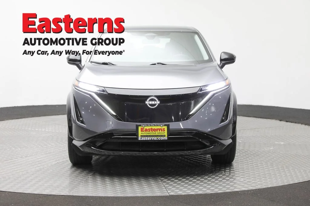 Used 2023 Gray Nissan ENGAGE image 2