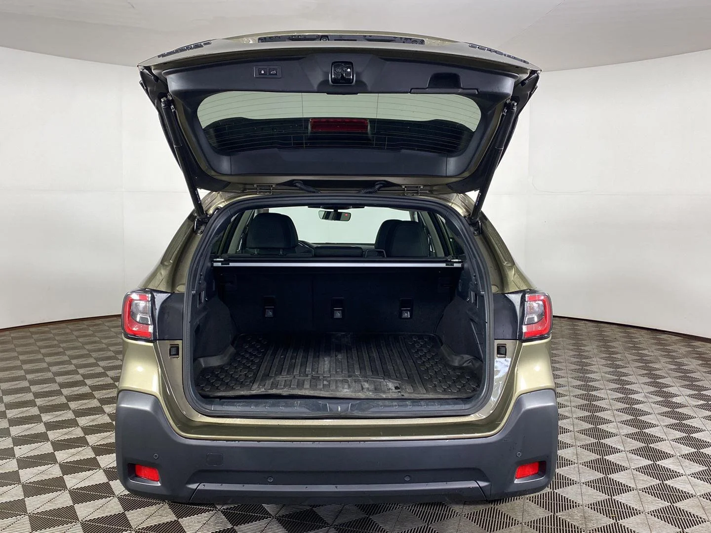 Used 2024 Autumn Green Metallic Subaru Onyx Edition image 7