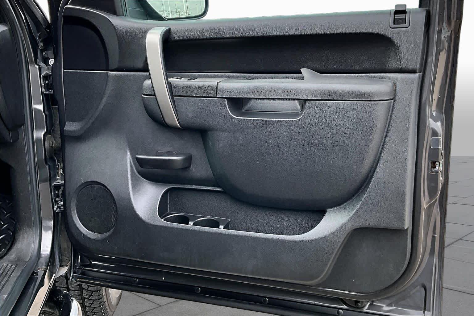 Used 2011 Taupe Gray Metallic Chevrolet LT image 20