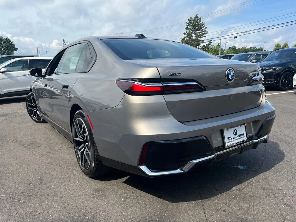 Used 2026 Oxide Grey Met BMW 740i xDrive image 5