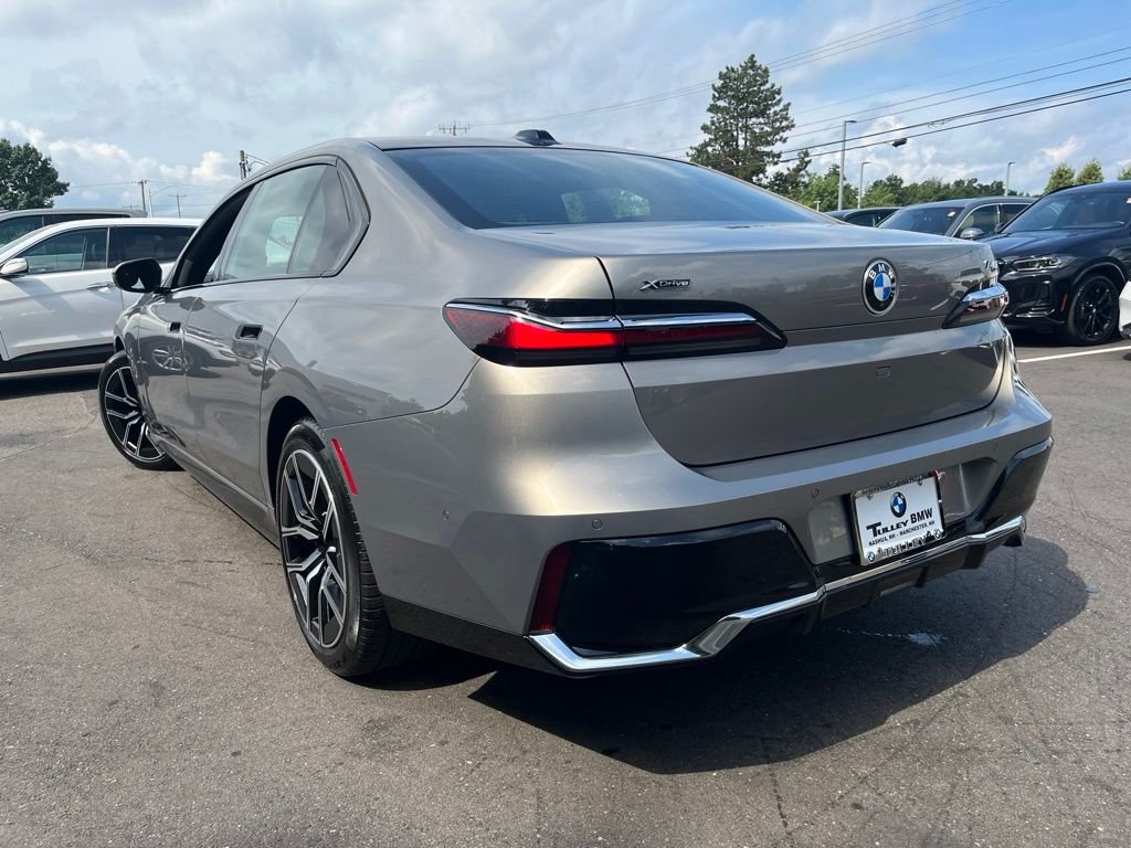 Used 2026 Oxide Grey Met BMW 740i xDrive image 5