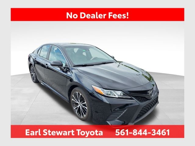 Used 2020 Black Toyota SE image 1