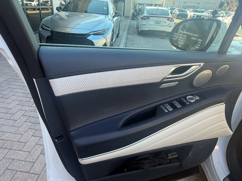 Used 2025 White Genesis 3.5T Prestige image 18