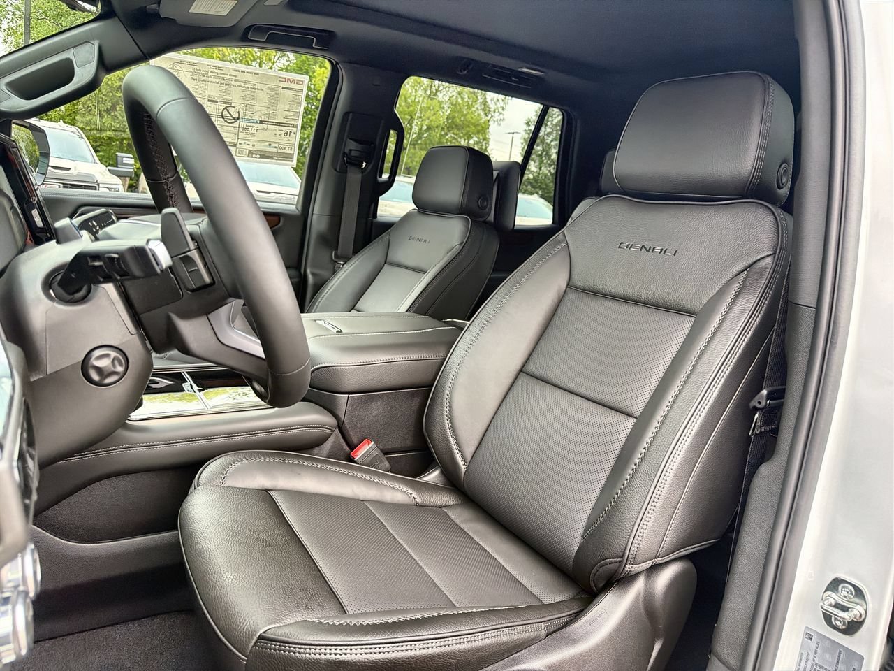 2026 GMC Yukon Denali - Photo 16