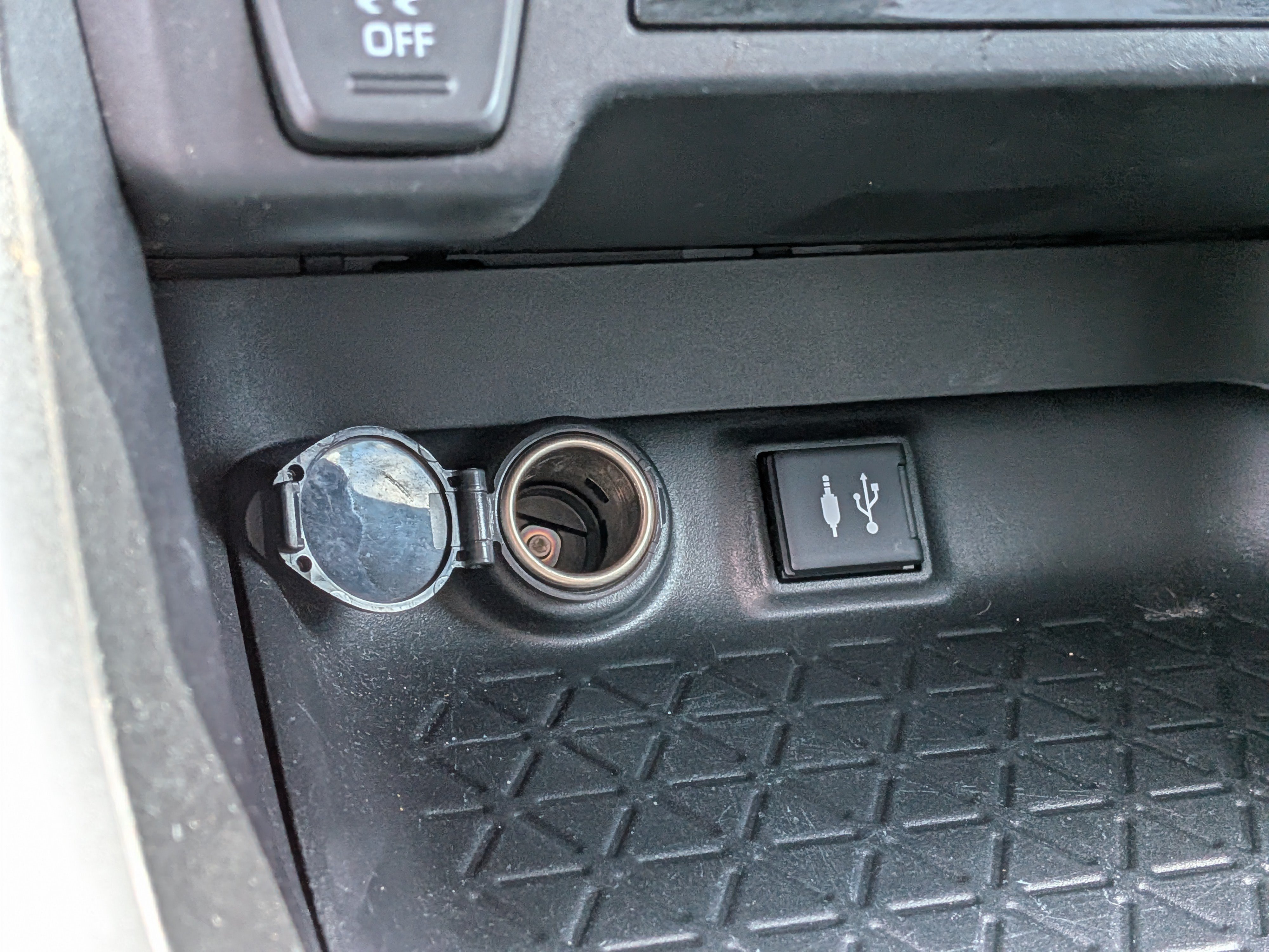 2019 Toyota RAV4 XLE - Photo 31
