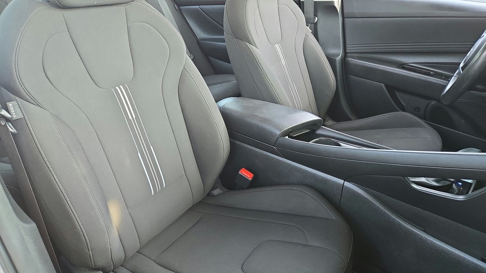 2025 Hyundai Elantra SEL - Photo 23