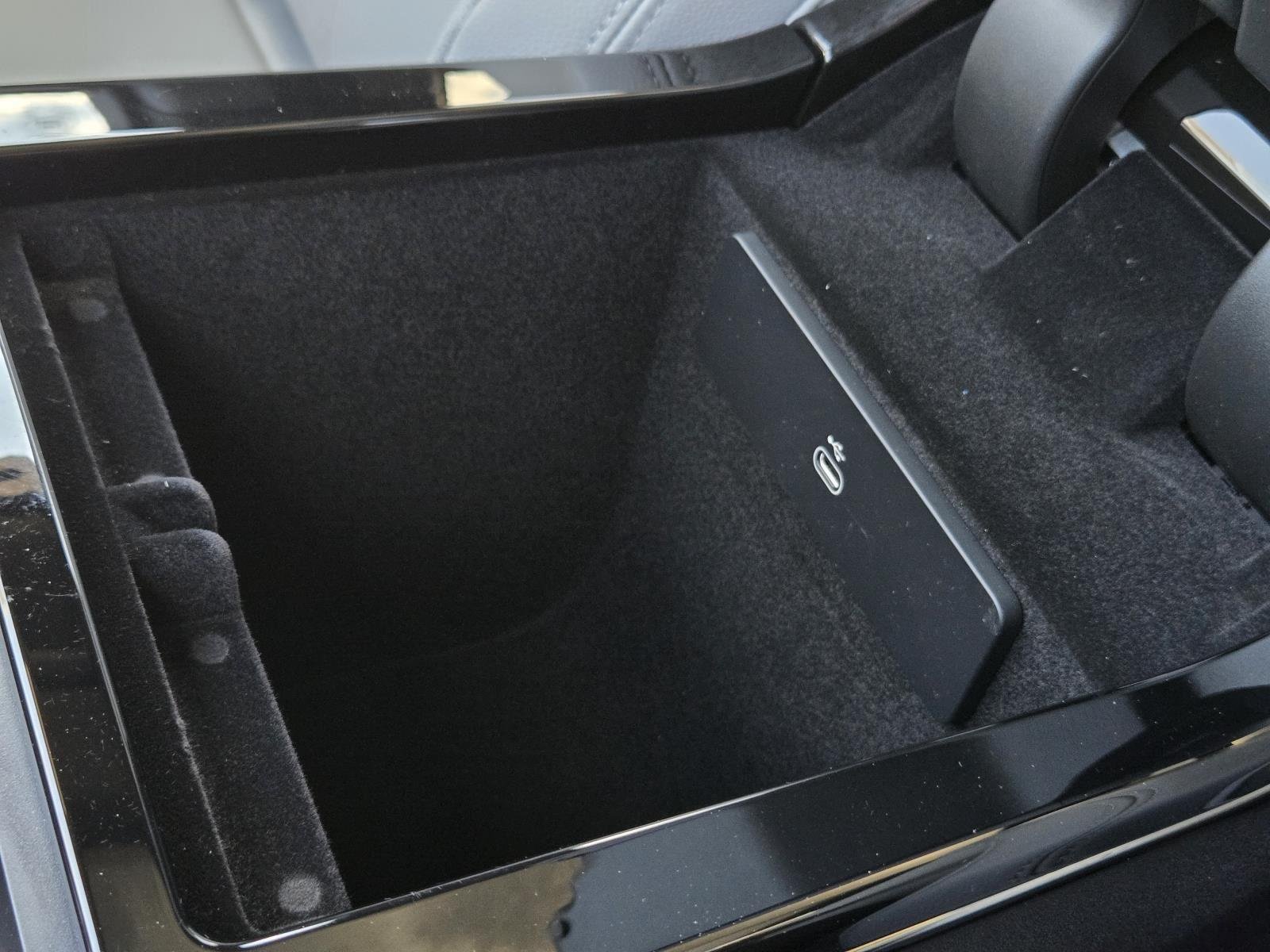 New 2026 Santorini Black Land Rover S image 37