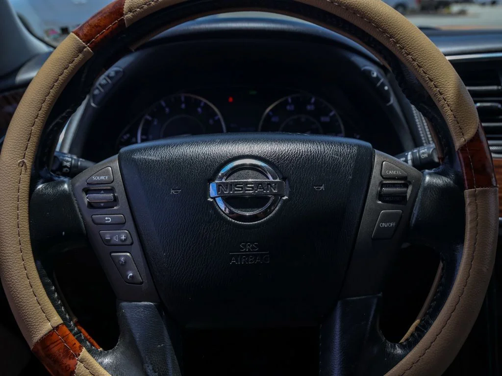 Used 2018 Brown Nissan SL image 22
