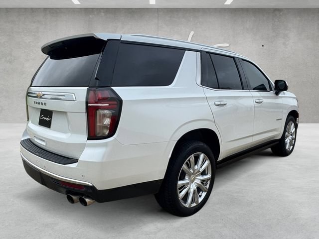 Used 2022 Iridescent Pearl Tricoat Chevrolet High Country image 16