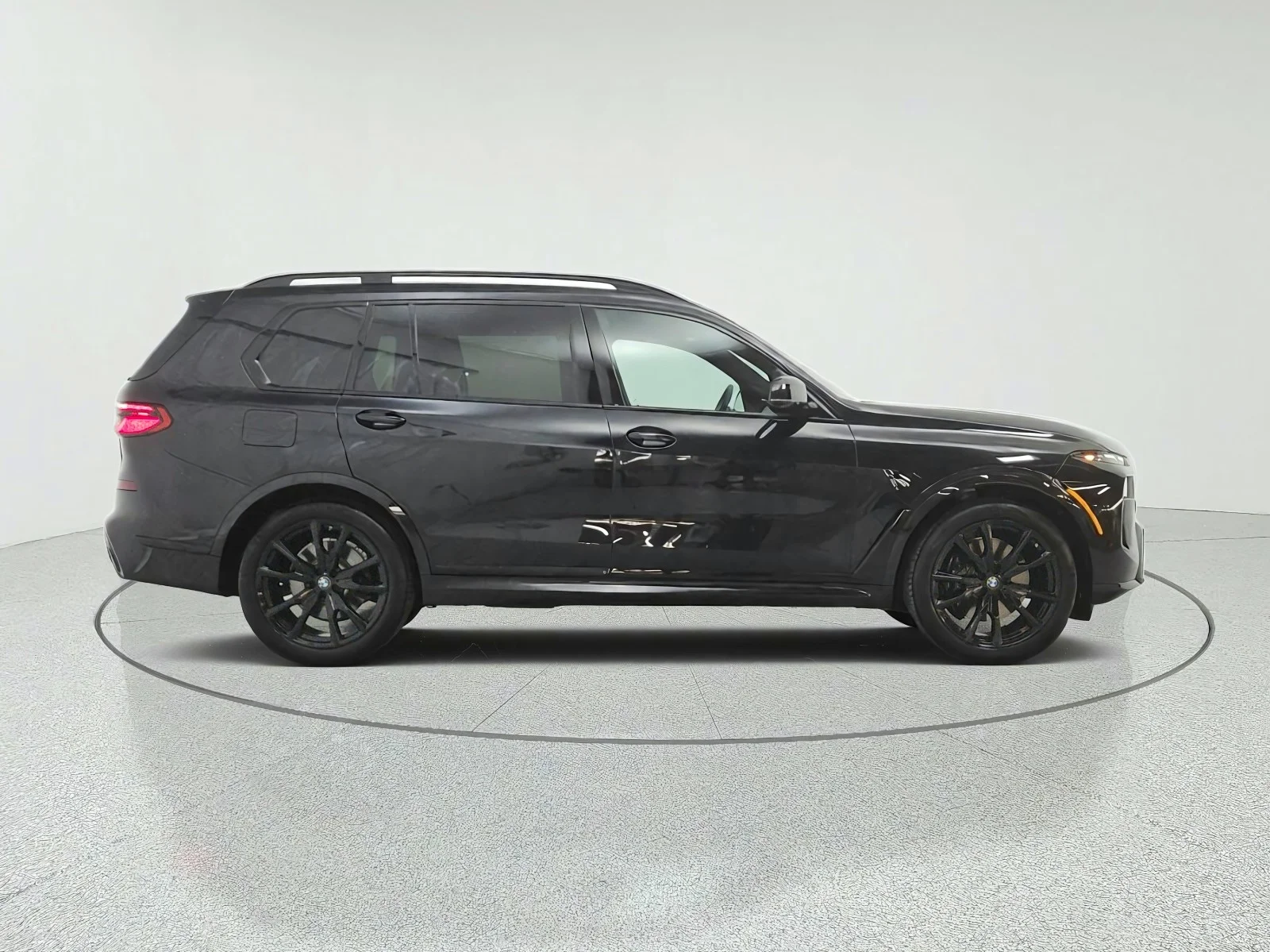 Used 2024 Black Sapphire Metallic BMW xDrive40i Sports Activity Vehicle image 4