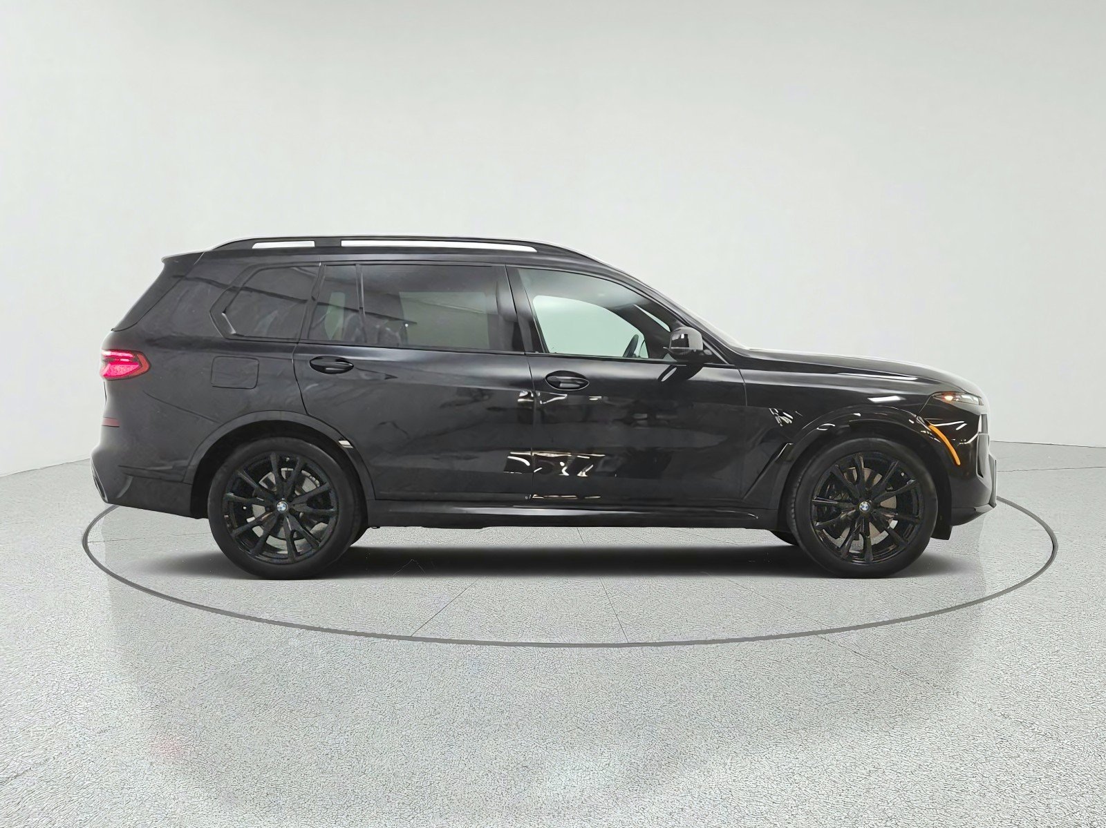 Used 2024 Black Sapphire Metallic BMW xDrive40i Sports Activity Vehicle image 4