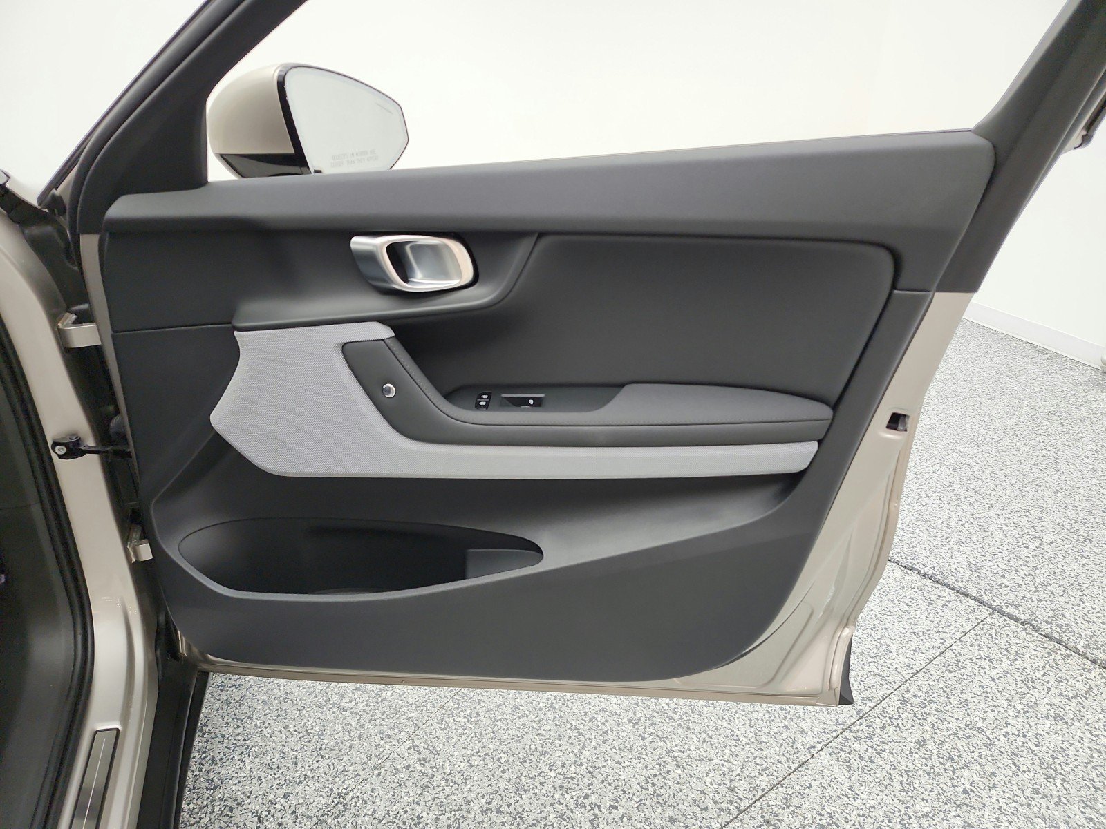 Used 2024 Jupiter Metallic Polestar  image 19