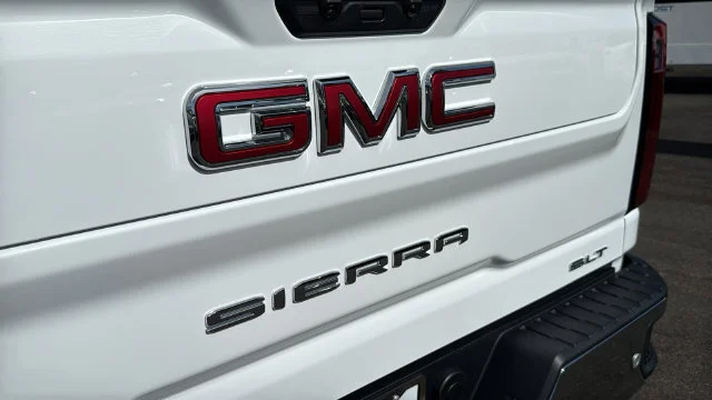 New 2026 Summit White GMC SLT image 30