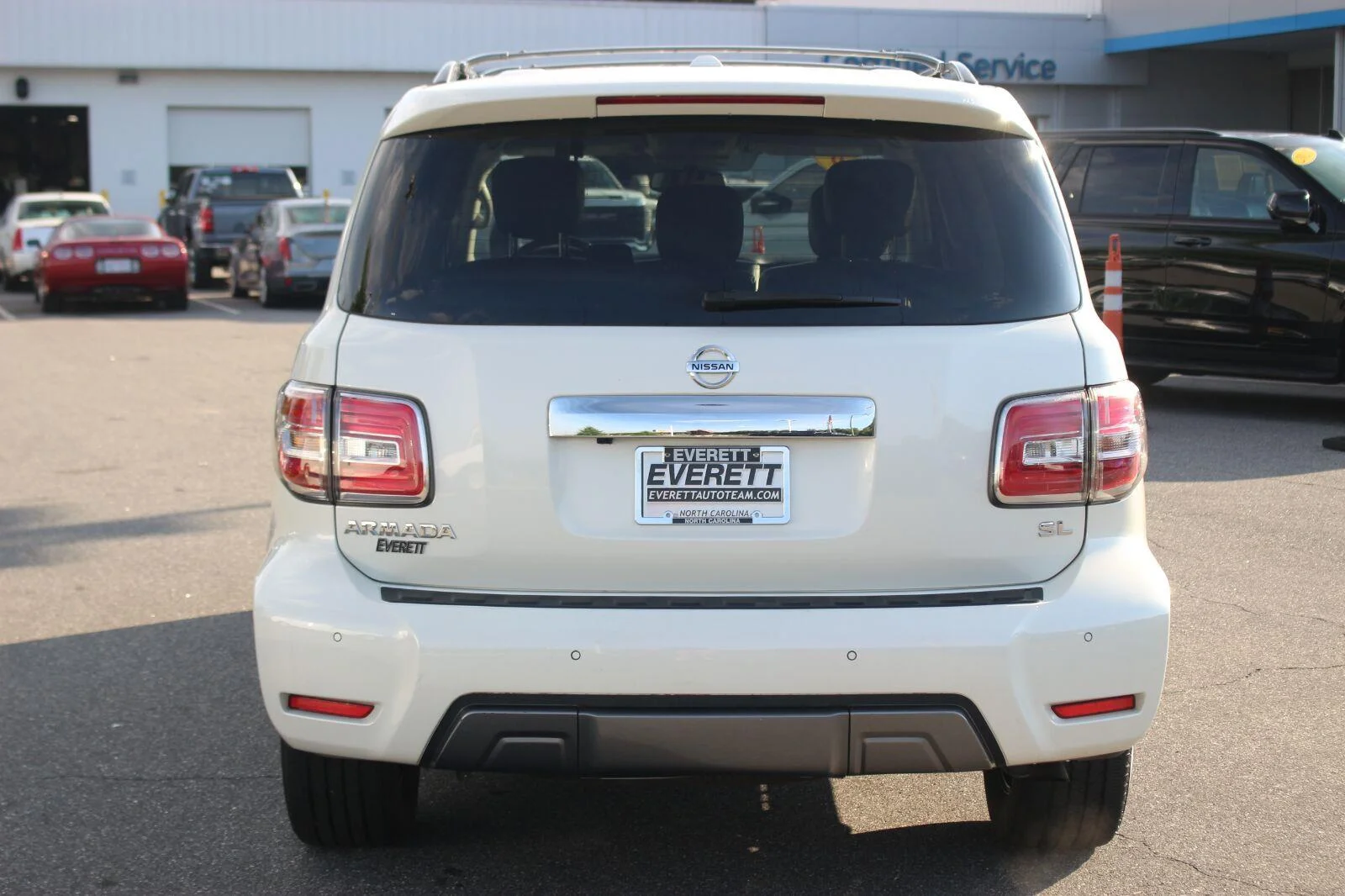 Used 2019 White Nissan SL image 6