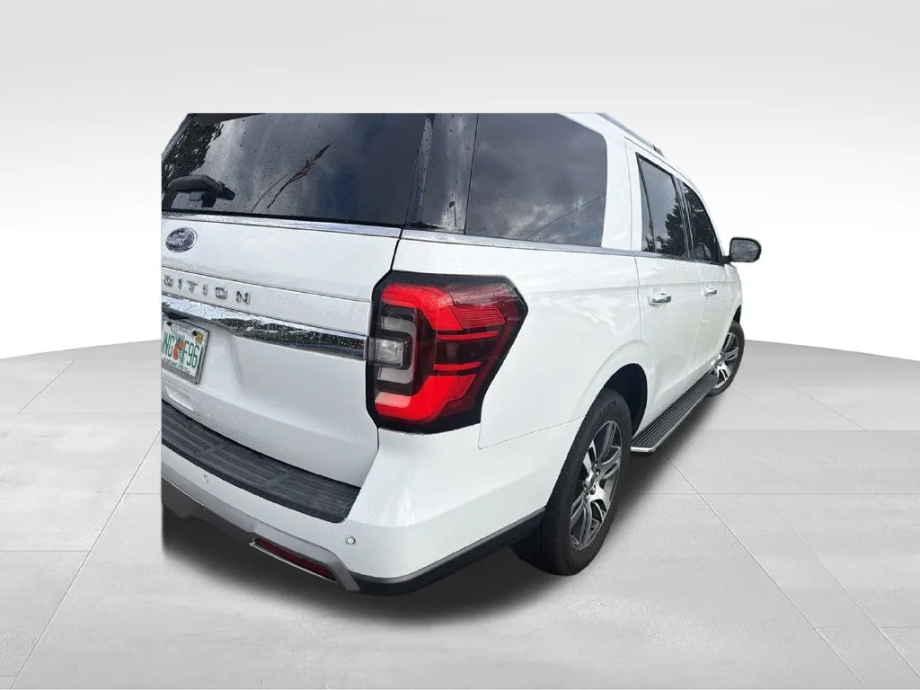 Used 2022 White Ford Limited image 21