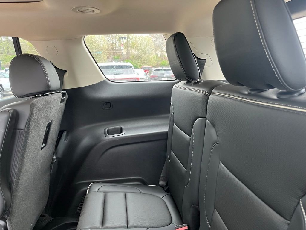 Used 2022 Hunter Green GMC Denali image 28