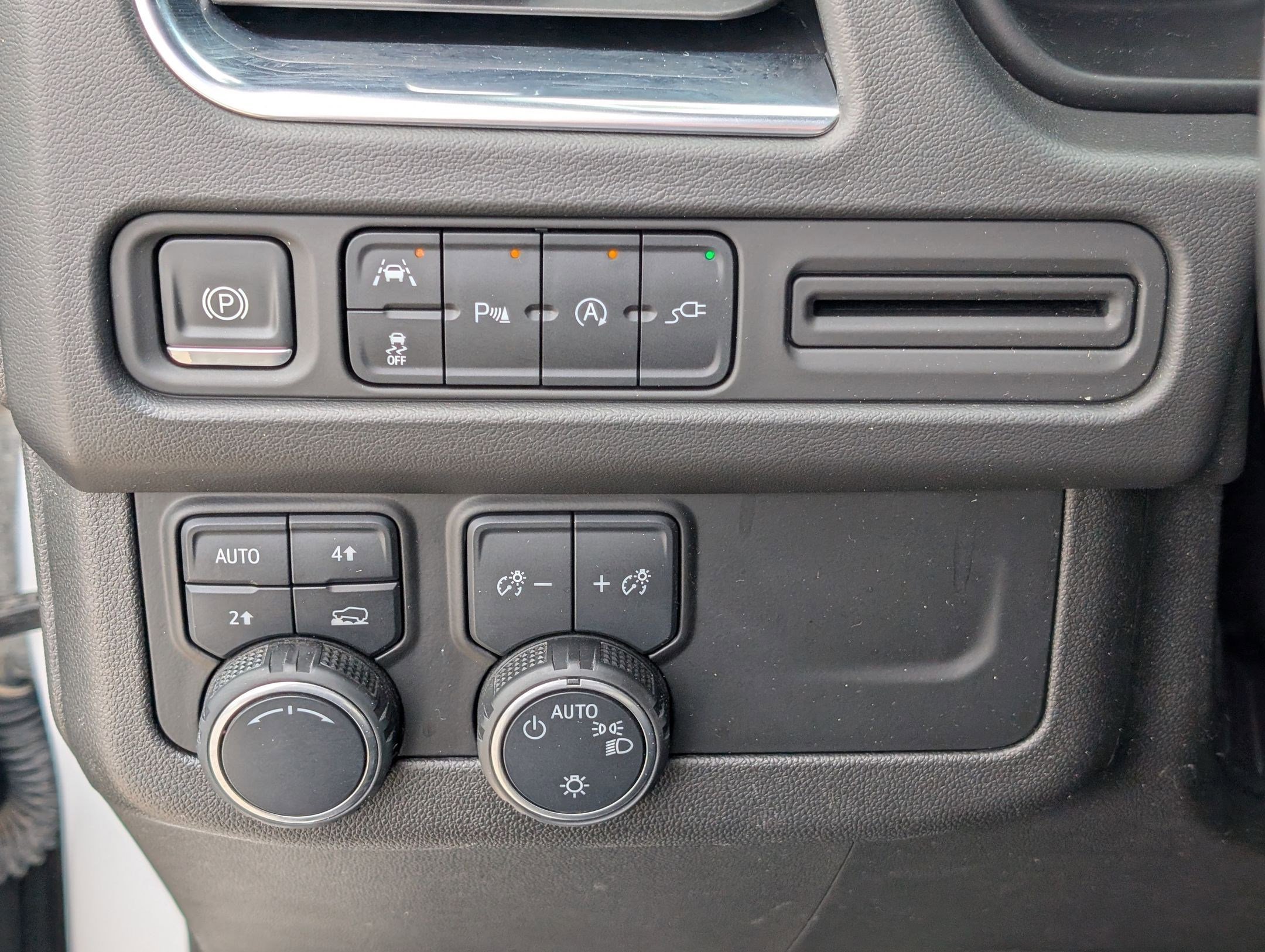 Used 2021 SUMMIT WHITE Chevrolet LT image 22