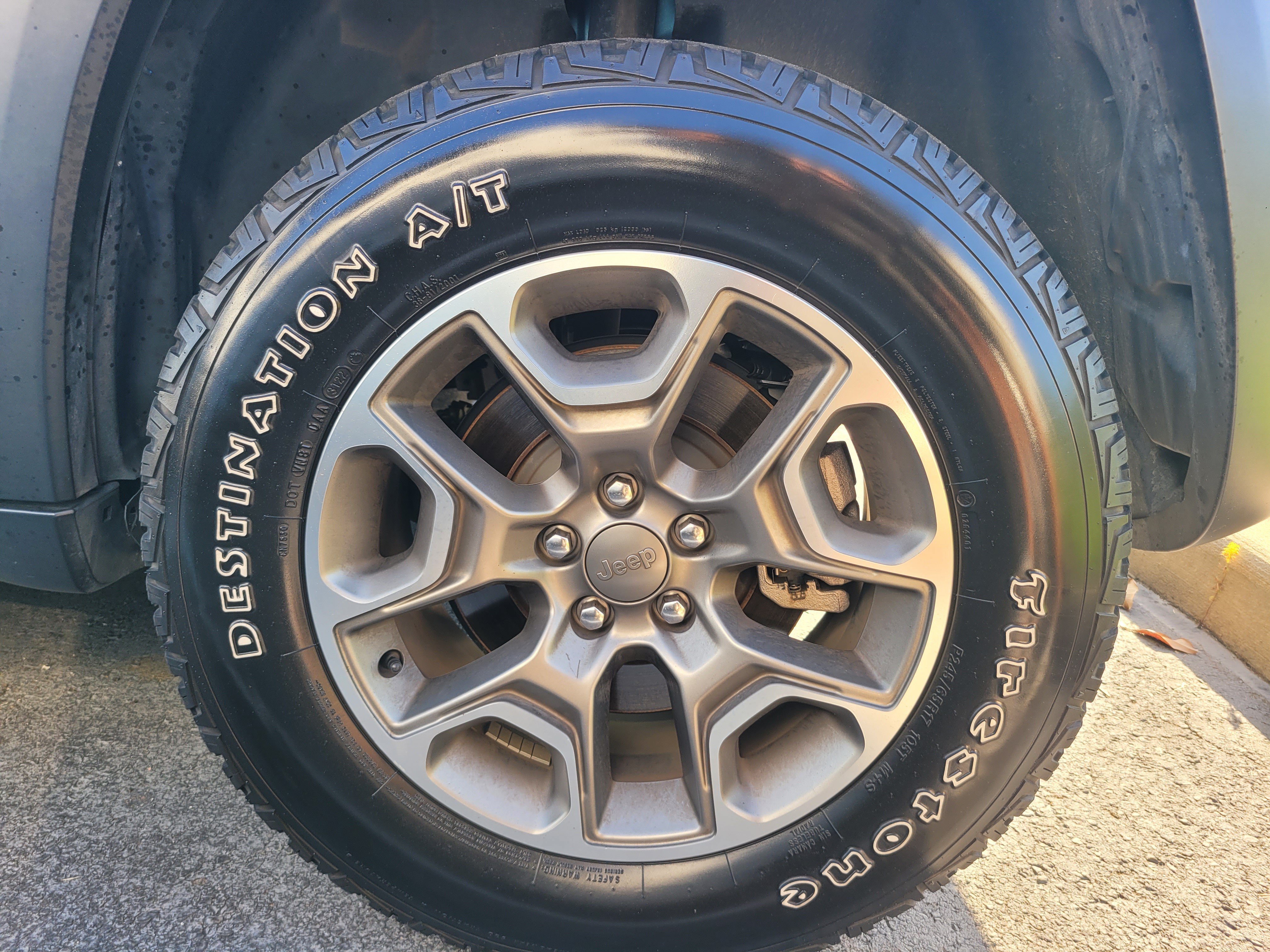 Used 2022 Hydro Blue Pearlcoat Jeep Trailhawk image 7