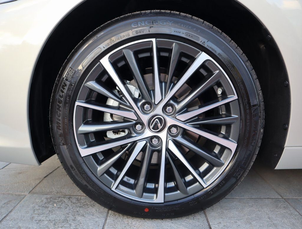 2025 Lexus ES 350 - Photo 9