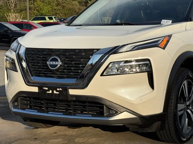 Used 2022 White Nissan Platinum image 10