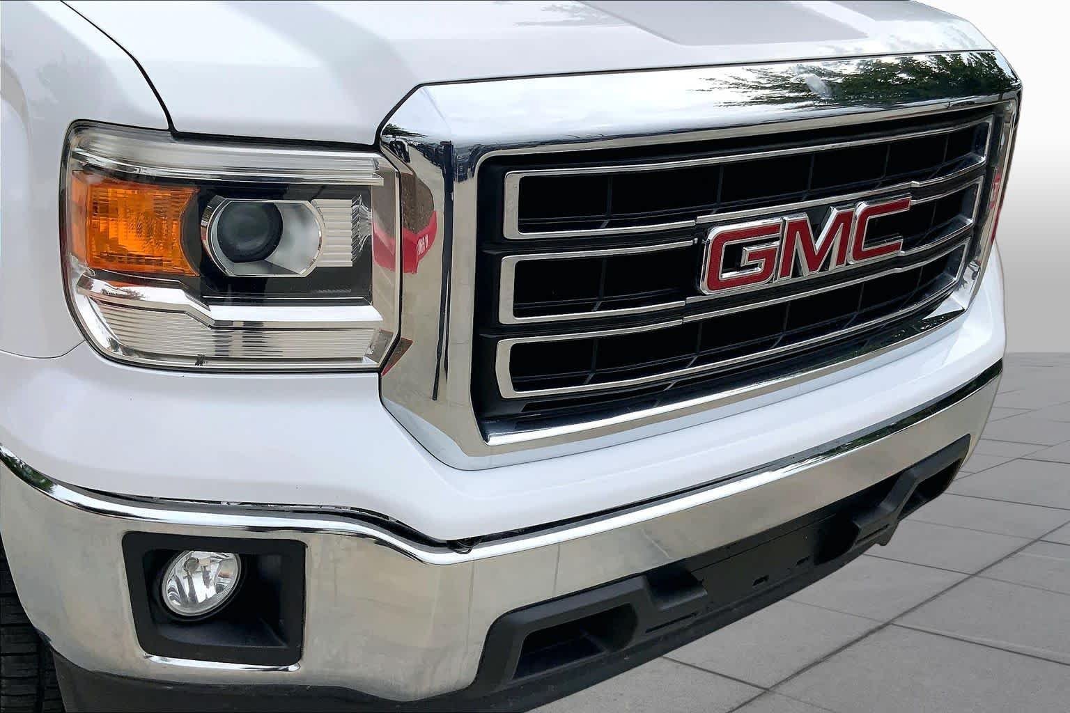Used 2015 Summit White GMC SLE image 32