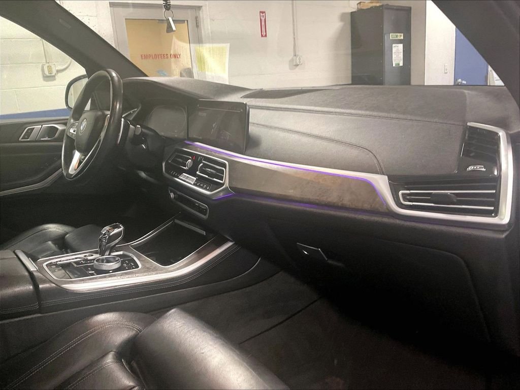 Used 2020 Black BMW xDrive40i image 14
