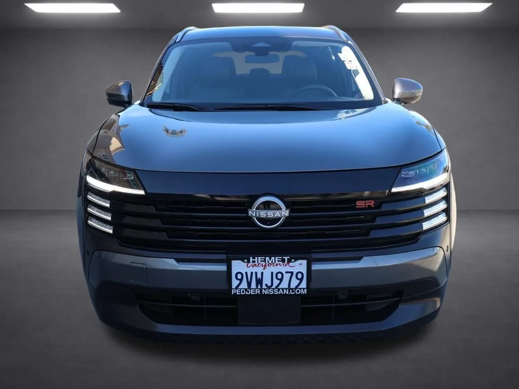 Used 2025 Gray Nissan SR image 8