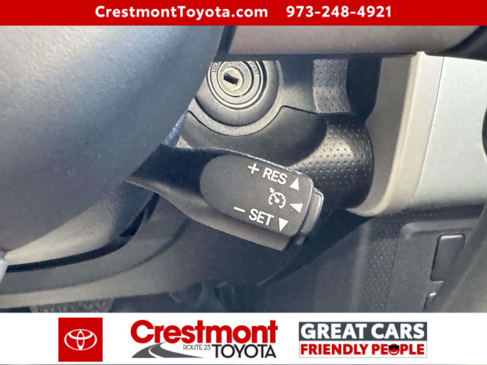 Used 2008 White/Titanium Metallic Toyota  image 22