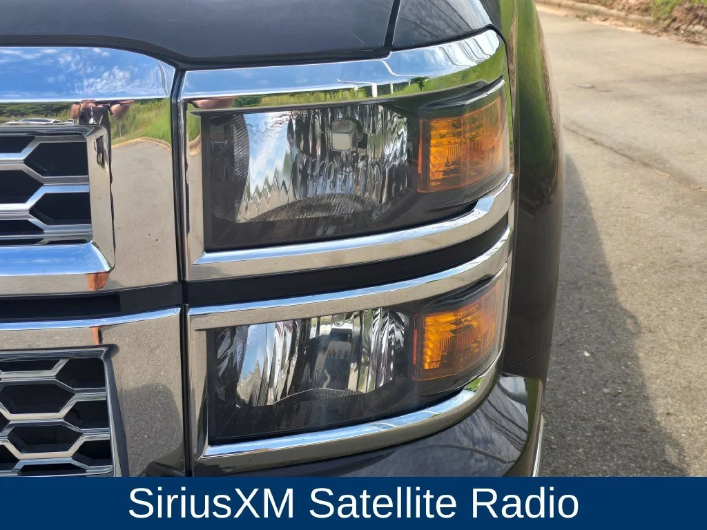 Used 2015 TUNGSTEN METALLIC Chevrolet LT image 8