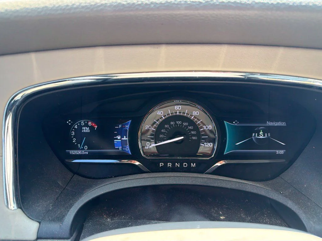 Used 2015 Tuxedo Black Metallic Lincoln Base image 9