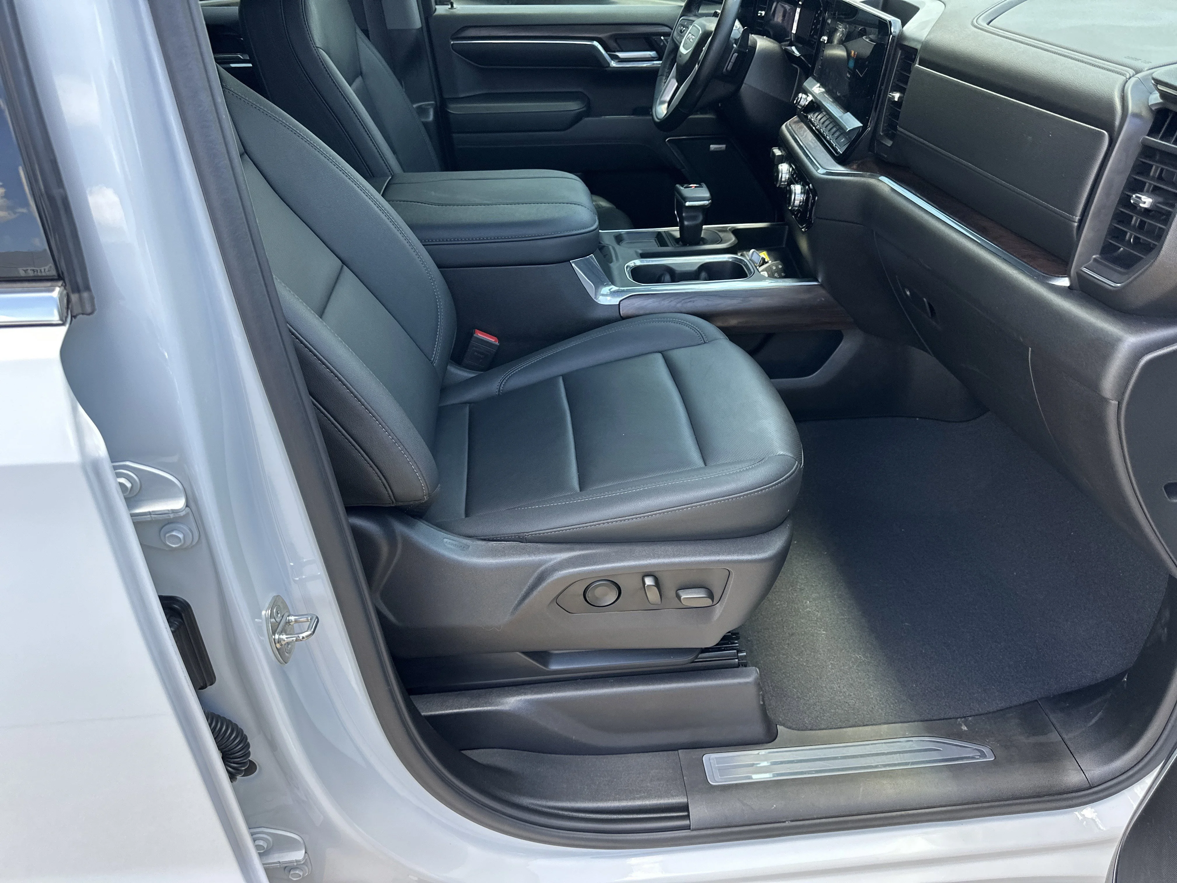 Certified Used 2024 Summit White GMC SLT image 14
