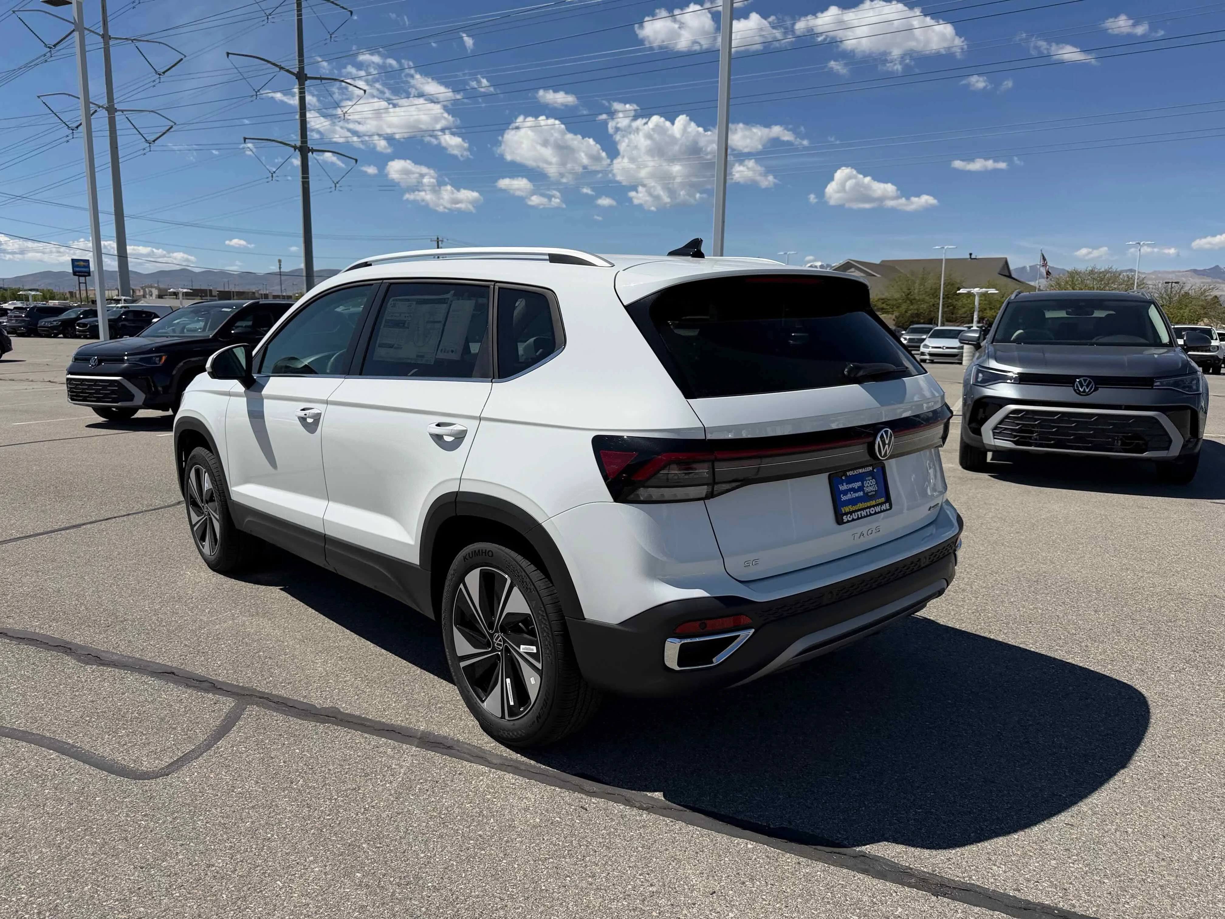 New 2026 Pure White Volkswagen SE image 5